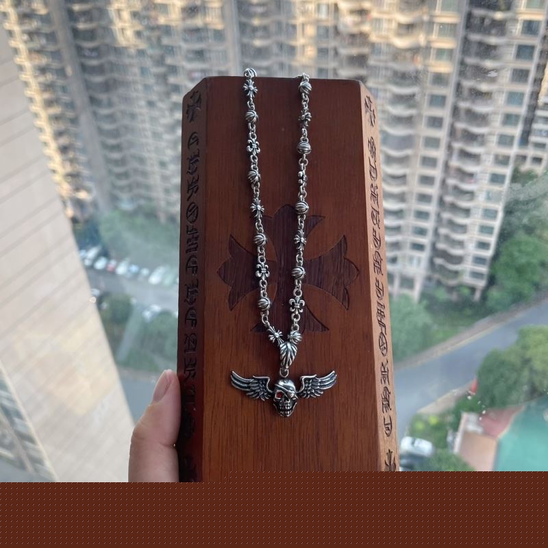 Ch**me He**ts necklaces